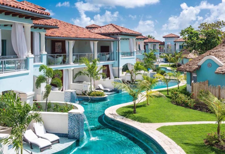 Sandals Royal