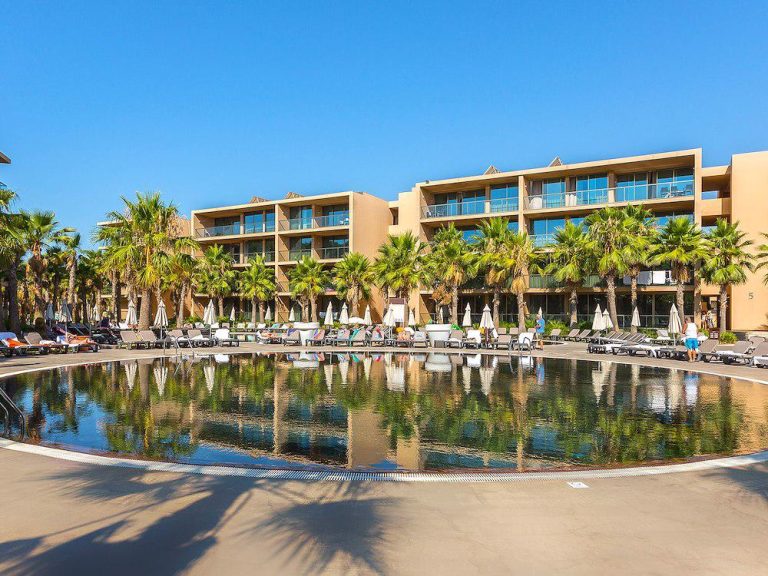 Salgados Palm Village