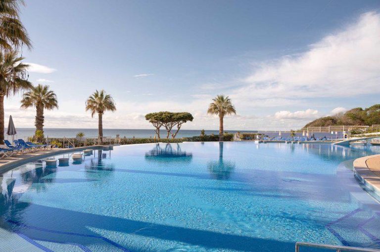 MGM Muthu Oura View Beach Club